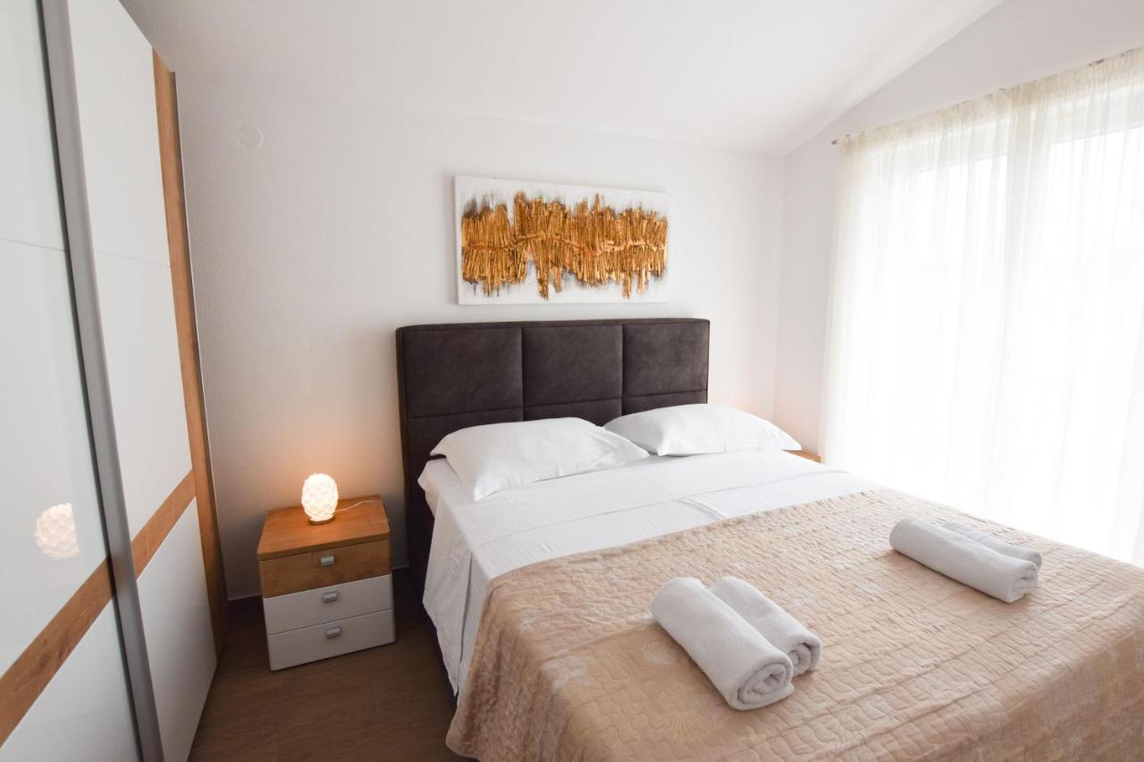 Apartments Karmen I Primošten Exterior foto