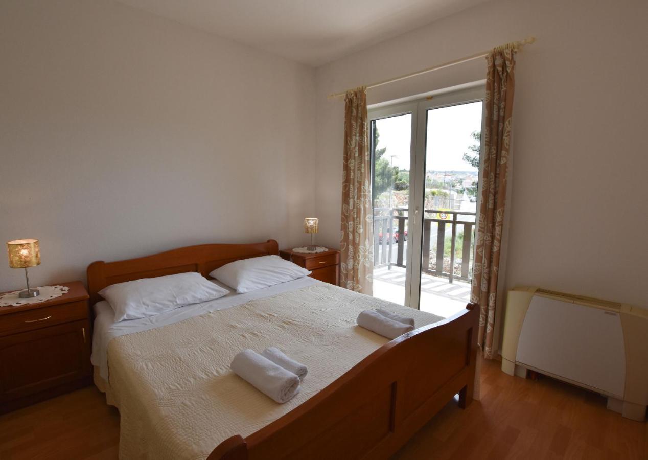 Apartments Karmen I Primošten Exterior foto